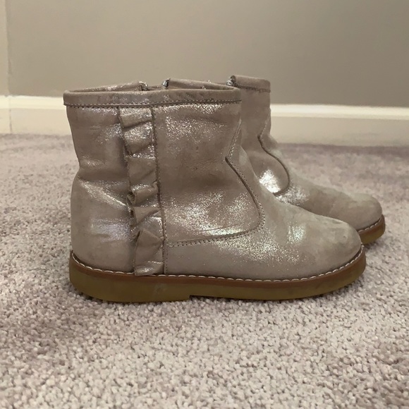 Elephantito Ruffle Boots - Picture 1 of 3